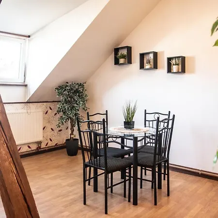 아파트 Podkrovni S Vyhledem Na Namesti Lomnice nad Lužnicí