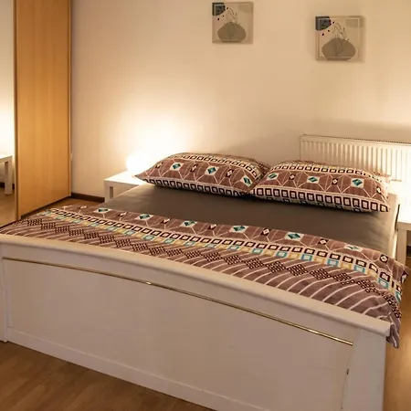 Podkrovni S Vyhledem Na Namesti Lomnice nad Lužnicí